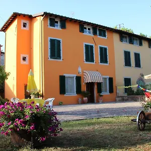 Lucca Fora Bed & Breakfast Capannori